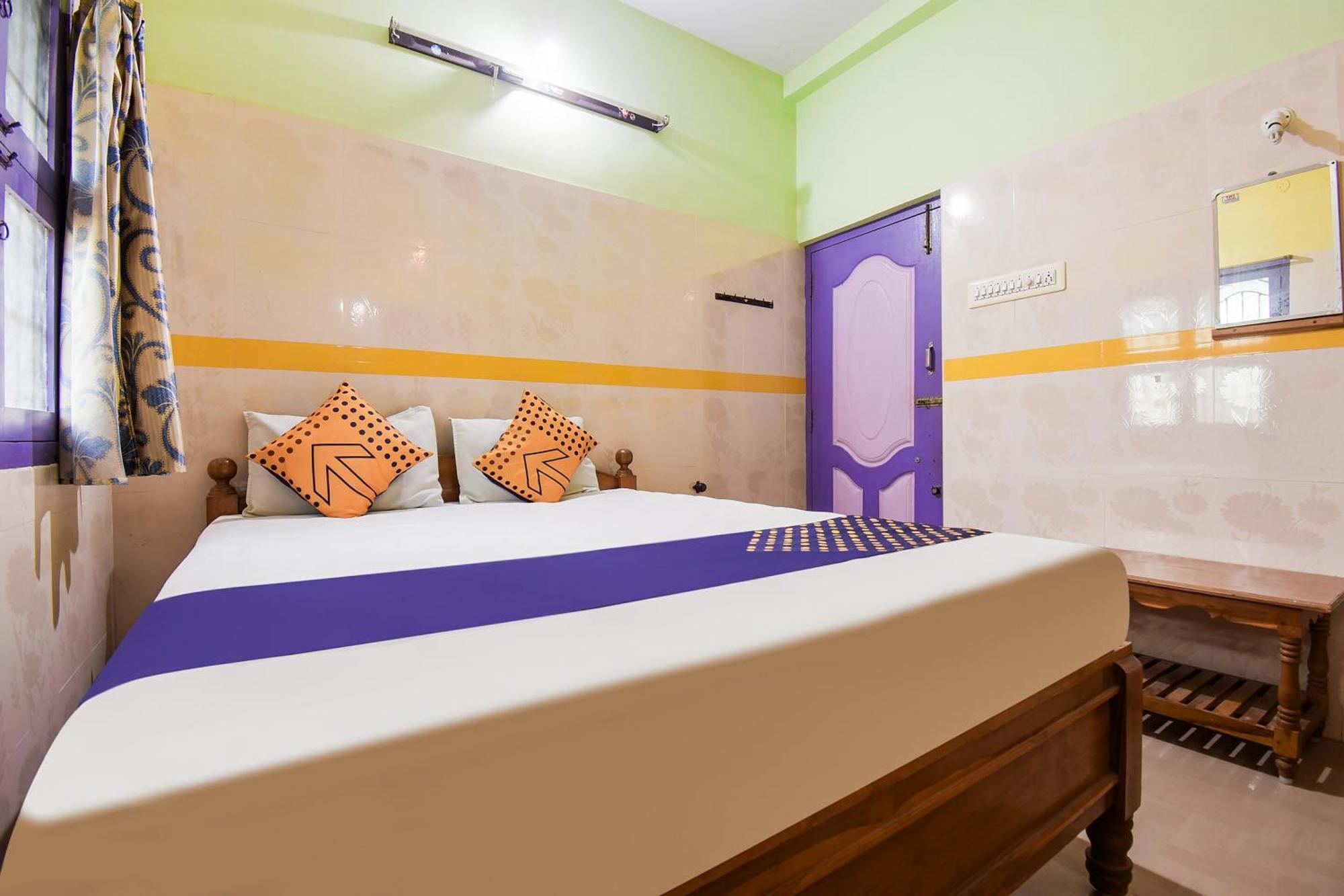 Tribhuvanam Hotel O K.S.Lodge מראה חיצוני תמונה