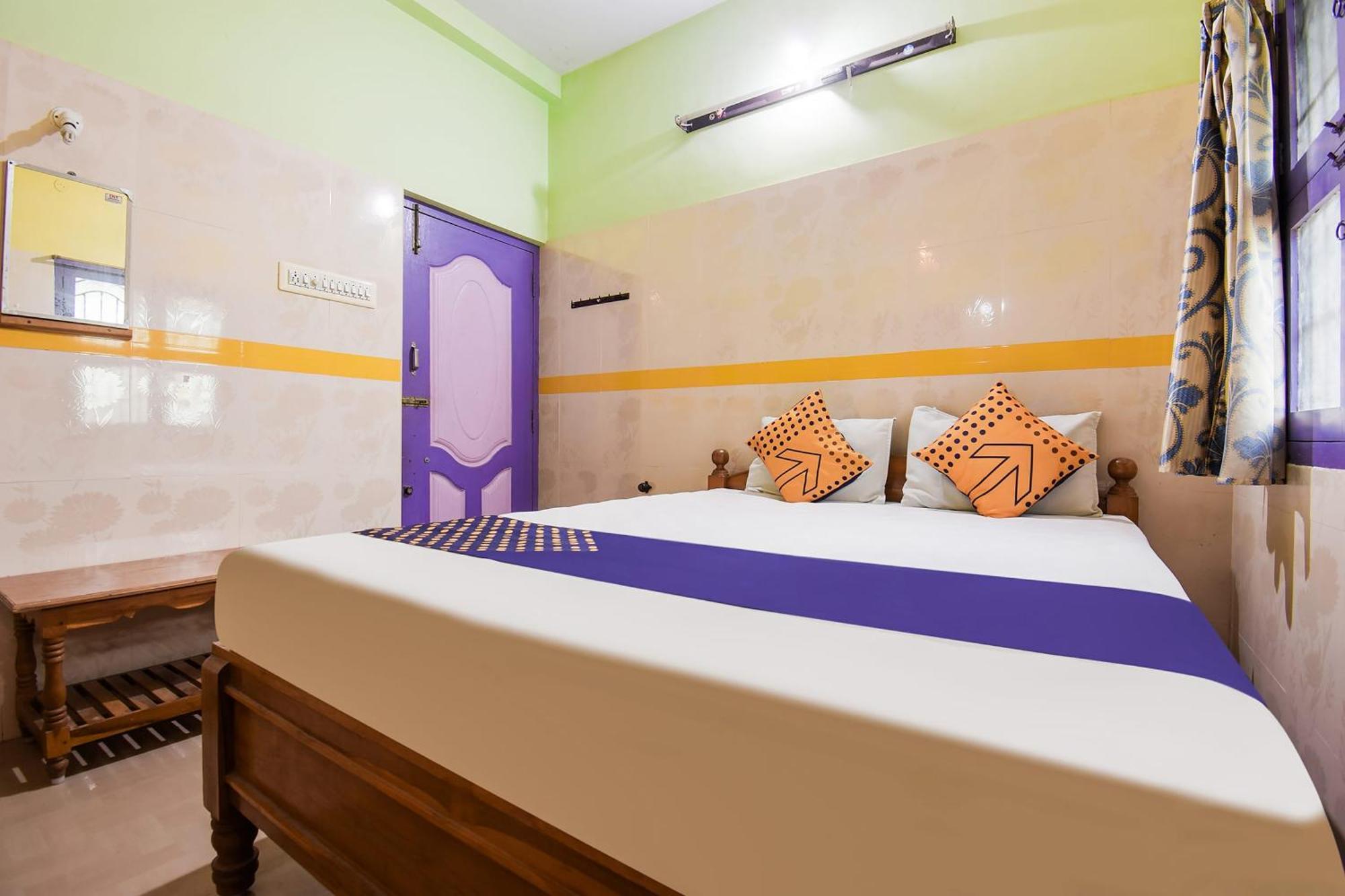 Tribhuvanam Hotel O K.S.Lodge מראה חיצוני תמונה