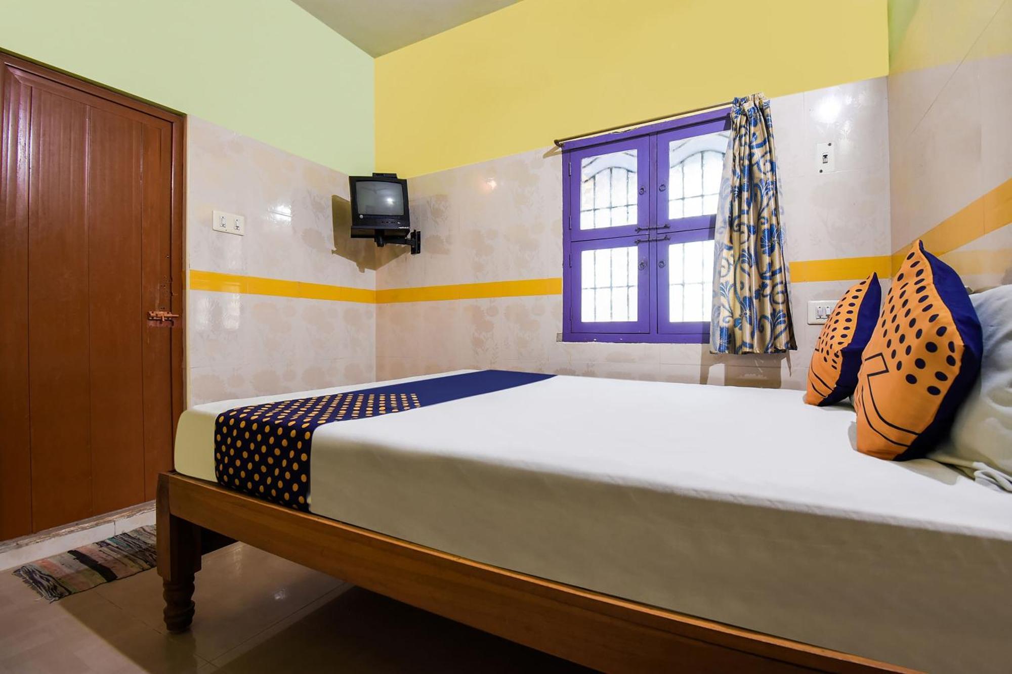 Tribhuvanam Hotel O K.S.Lodge מראה חיצוני תמונה