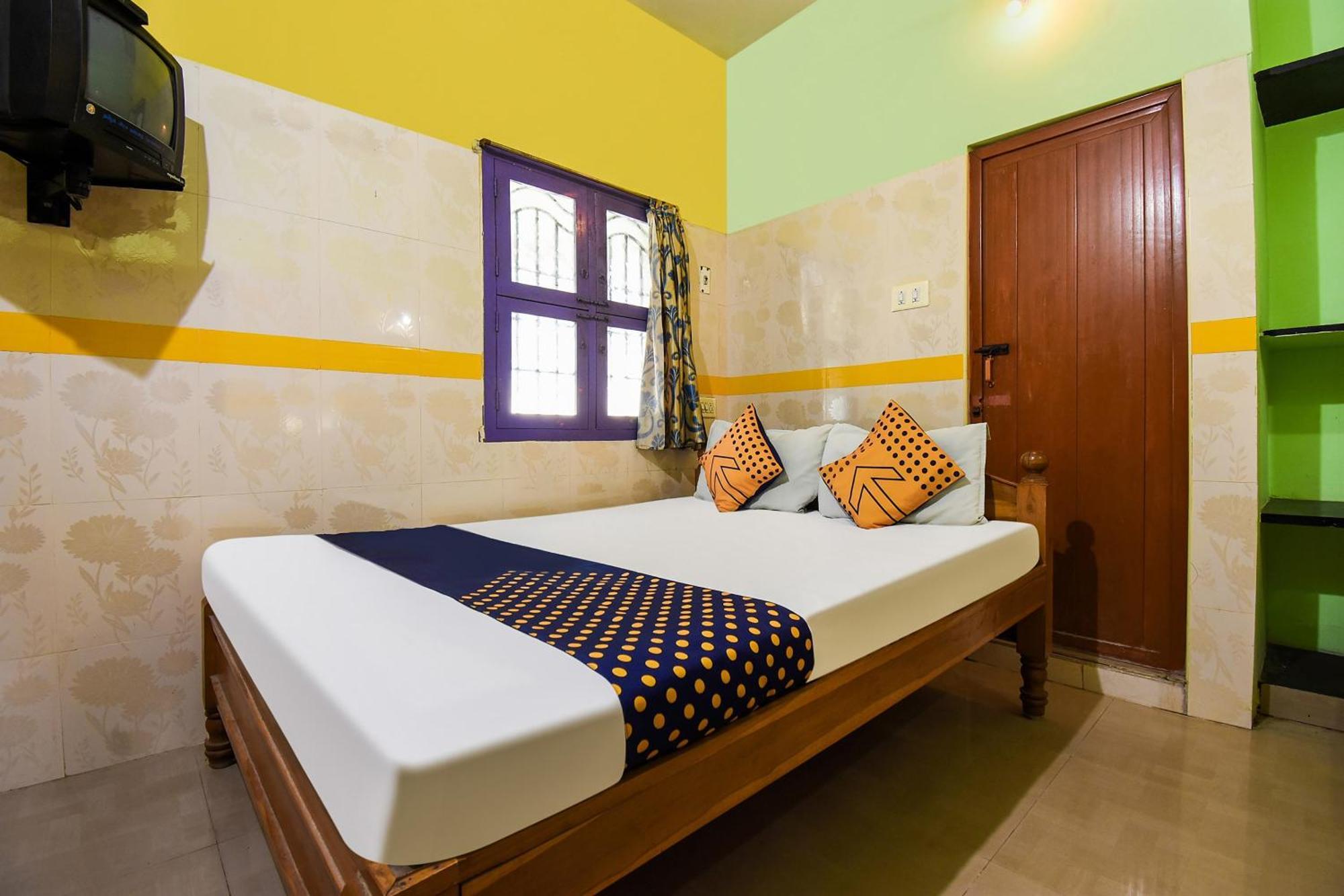 Tribhuvanam Hotel O K.S.Lodge מראה חיצוני תמונה