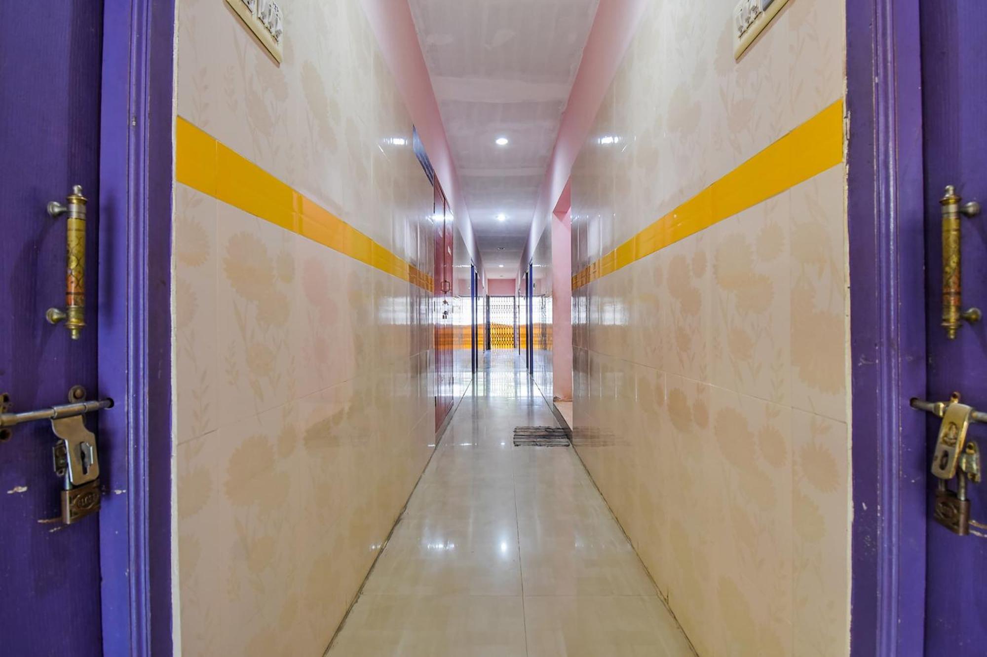 Tribhuvanam Hotel O K.S.Lodge מראה חיצוני תמונה