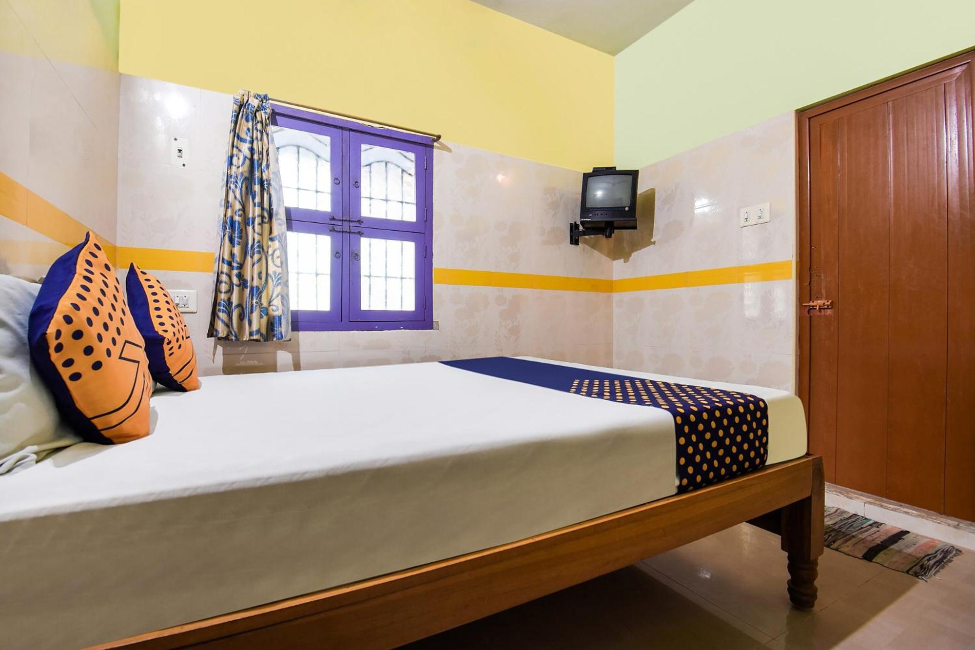 Tribhuvanam Hotel O K.S.Lodge מראה חיצוני תמונה