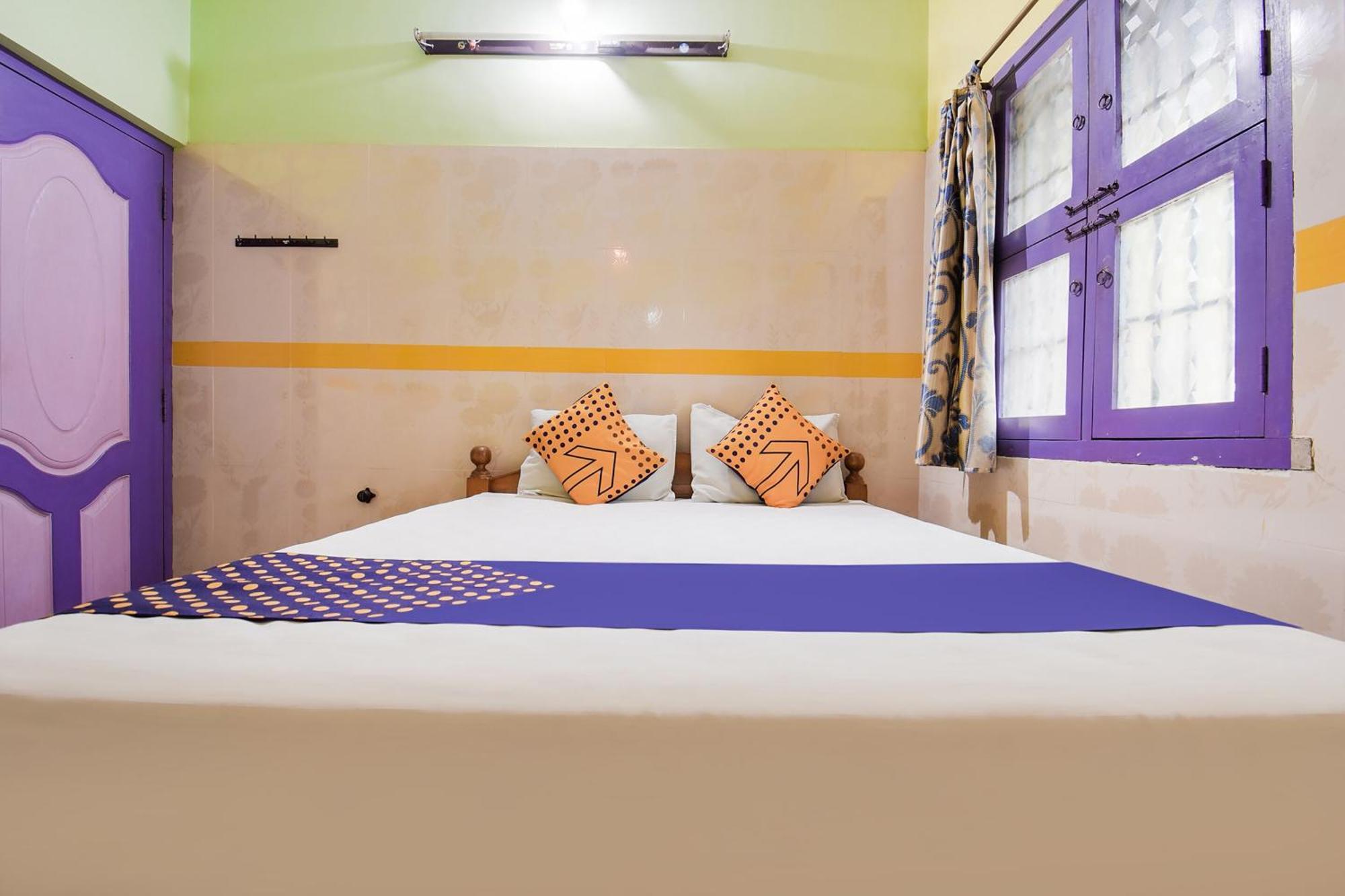 Tribhuvanam Hotel O K.S.Lodge מראה חיצוני תמונה