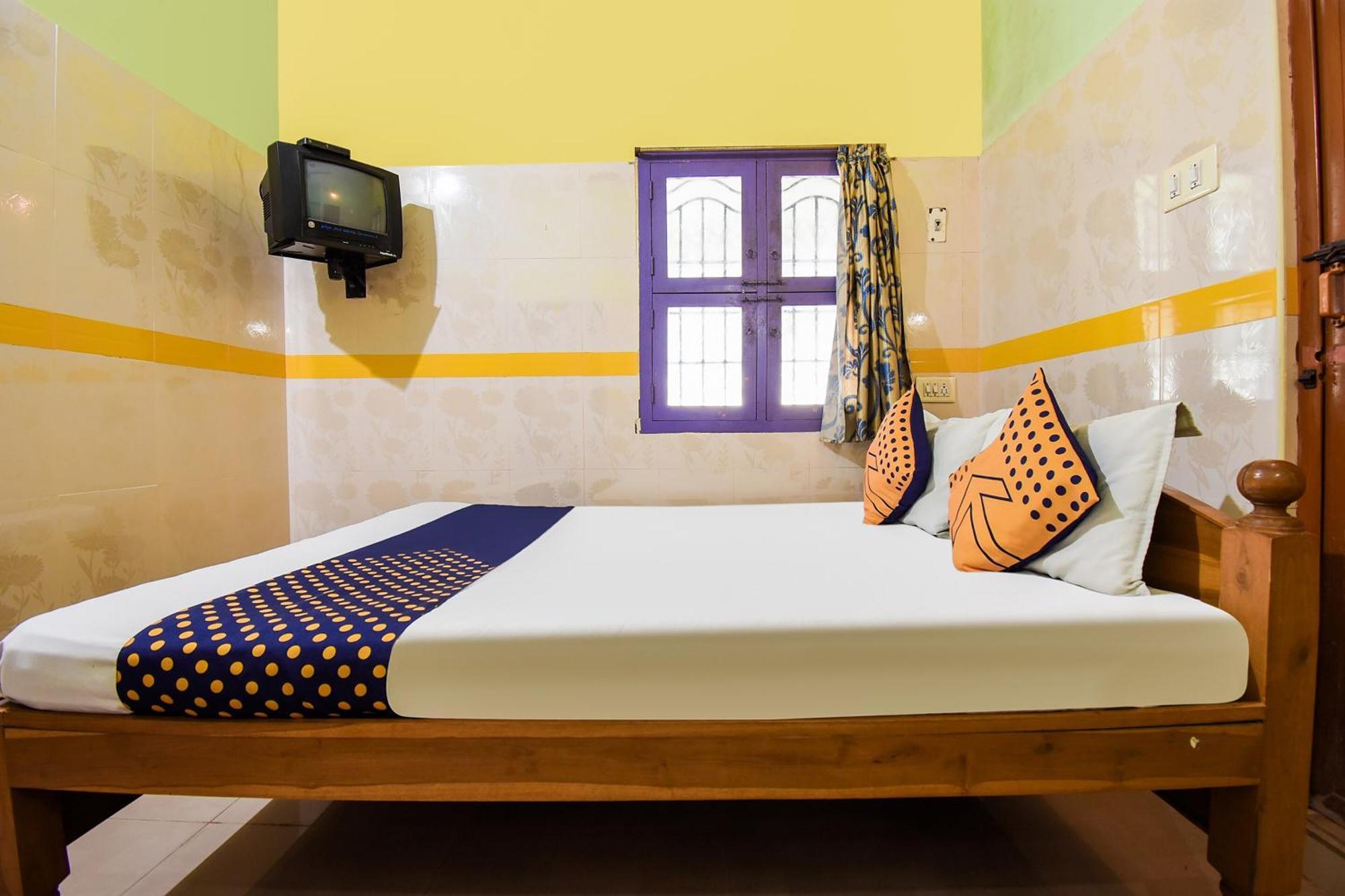 Tribhuvanam Hotel O K.S.Lodge מראה חיצוני תמונה